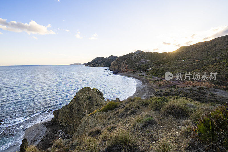 Playa del Sombrerico，西班牙安达卢西亚的一个偏远海滩